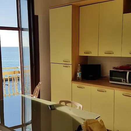 Casa Elegante Vista Mare アパート *